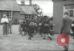 Image enfants britanniques évacuant Londres en Seconde Guerre Mondiale London England Royaume-Uni, 1939, de la seconde 47 séquences d'archives historiques vidéo 65675064227