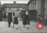 Image enfants britanniques évacuant Londres en Seconde Guerre Mondiale London England Royaume-Uni, 1939, de la seconde 54 séquences d'archives historiques vidéo 65675064227