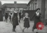 Image enfants britanniques évacuant Londres en Seconde Guerre Mondiale London England Royaume-Uni, 1939, de la seconde 55 séquences d'archives historiques vidéo 65675064227