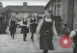 Image enfants britanniques évacuant Londres en Seconde Guerre Mondiale London England Royaume-Uni, 1939, de la seconde 56 séquences d'archives historiques vidéo 65675064227
