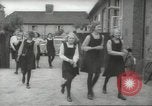 Image enfants britanniques évacuant Londres en Seconde Guerre Mondiale London England Royaume-Uni, 1939, de la seconde 57 séquences d'archives historiques vidéo 65675064227
