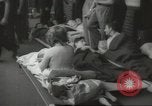 Standbild London Hospital Evakuierungen Zweiten Weltkrieg London England Vereinigtes Königreich, 1939, aus Sekunde 15 historischem Filmmaterial Videoclip 65675064230