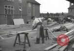 Immagine di seconda guerra mondiale airlock a San Clemente Dane della scuola di grammatica Londra Inghilterra Regno Unito, 1939, secondo 22 filmato di repertorio 65675064232