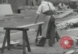 Immagine di seconda guerra mondiale airlock a San Clemente Dane della scuola di grammatica Londra Inghilterra Regno Unito, 1939, secondo 31 filmato di repertorio 65675064232