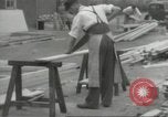 Immagine di seconda guerra mondiale airlock a San Clemente Dane della scuola di grammatica Londra Inghilterra Regno Unito, 1939, secondo 34 filmato di repertorio 65675064232