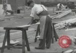 Immagine di seconda guerra mondiale airlock a San Clemente Dane della scuola di grammatica Londra Inghilterra Regno Unito, 1939, secondo 37 filmato di repertorio 65675064232