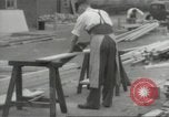 Immagine di seconda guerra mondiale airlock a San Clemente Dane della scuola di grammatica Londra Inghilterra Regno Unito, 1939, secondo 43 filmato di repertorio 65675064232