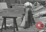 Immagine di seconda guerra mondiale airlock a San Clemente Dane della scuola di grammatica Londra Inghilterra Regno Unito, 1939, secondo 46 filmato di repertorio 65675064232