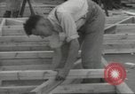 Immagine di seconda guerra mondiale airlock a San Clemente Dane della scuola di grammatica Londra Inghilterra Regno Unito, 1939, secondo 52 filmato di repertorio 65675064232