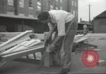 Immagine di seconda guerra mondiale airlock a San Clemente Dane della scuola di grammatica Londra Inghilterra Regno Unito, 1939, secondo 55 filmato di repertorio 65675064232