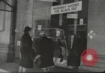 Immagine di I cittadini britannici preparare per bombardamenti nella seconda guerra mondiale Londra Inghilterra Regno Unito, 1939, secondo 18 filmato di repertorio 65675064234