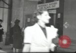 Immagine di I cittadini britannici preparare per bombardamenti nella seconda guerra mondiale Londra Inghilterra Regno Unito, 1939, secondo 22 filmato di repertorio 65675064234