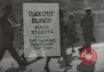 Immagine di I cittadini britannici preparare per bombardamenti nella seconda guerra mondiale Londra Inghilterra Regno Unito, 1939, secondo 33 filmato di repertorio 65675064234