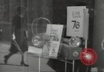 Immagine di I cittadini britannici preparare per bombardamenti nella seconda guerra mondiale Londra Inghilterra Regno Unito, 1939, secondo 45 filmato di repertorio 65675064234