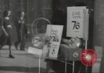 Immagine di I cittadini britannici preparare per bombardamenti nella seconda guerra mondiale Londra Inghilterra Regno Unito, 1939, secondo 46 filmato di repertorio 65675064234