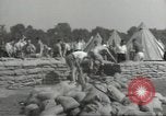 Immagine di Lavoratori britannici preparare la difesa per la seconda guerra mondiale Londra Inghilterra Regno Unito, 1939, secondo 4 filmato di repertorio 65675064235