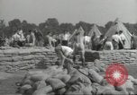 Immagine di Lavoratori britannici preparare la difesa per la seconda guerra mondiale Londra Inghilterra Regno Unito, 1939, secondo 6 filmato di repertorio 65675064235