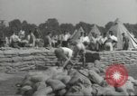 Immagine di Lavoratori britannici preparare la difesa per la seconda guerra mondiale Londra Inghilterra Regno Unito, 1939, secondo 7 filmato di repertorio 65675064235