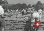 Immagine di Lavoratori britannici preparare la difesa per la seconda guerra mondiale Londra Inghilterra Regno Unito, 1939, secondo 19 filmato di repertorio 65675064235