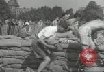 Immagine di Lavoratori britannici preparare la difesa per la seconda guerra mondiale Londra Inghilterra Regno Unito, 1939, secondo 23 filmato di repertorio 65675064235