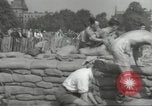 Immagine di Lavoratori britannici preparare la difesa per la seconda guerra mondiale Londra Inghilterra Regno Unito, 1939, secondo 25 filmato di repertorio 65675064235