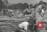 Immagine di Lavoratori britannici preparare la difesa per la seconda guerra mondiale Londra Inghilterra Regno Unito, 1939, secondo 26 filmato di repertorio 65675064235