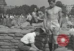 Immagine di Lavoratori britannici preparare la difesa per la seconda guerra mondiale Londra Inghilterra Regno Unito, 1939, secondo 27 filmato di repertorio 65675064235