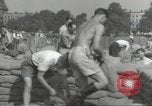 Immagine di Lavoratori britannici preparare la difesa per la seconda guerra mondiale Londra Inghilterra Regno Unito, 1939, secondo 30 filmato di repertorio 65675064235