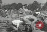 Immagine di Lavoratori britannici preparare la difesa per la seconda guerra mondiale Londra Inghilterra Regno Unito, 1939, secondo 33 filmato di repertorio 65675064235