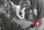Immagine di Lavoratori britannici preparare la difesa per la seconda guerra mondiale Londra Inghilterra Regno Unito, 1939, secondo 37 filmato di repertorio 65675064235