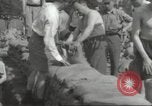 Immagine di Lavoratori britannici preparare la difesa per la seconda guerra mondiale Londra Inghilterra Regno Unito, 1939, secondo 42 filmato di repertorio 65675064235