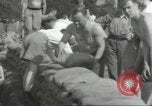 Immagine di Lavoratori britannici preparare la difesa per la seconda guerra mondiale Londra Inghilterra Regno Unito, 1939, secondo 44 filmato di repertorio 65675064235