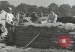 Immagine di Lavoratori britannici preparare la difesa per la seconda guerra mondiale Londra Inghilterra Regno Unito, 1939, secondo 57 filmato di repertorio 65675064235