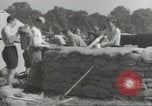 Immagine di Lavoratori britannici preparare la difesa per la seconda guerra mondiale Londra Inghilterra Regno Unito, 1939, secondo 60 filmato di repertorio 65675064235