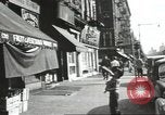 Immagine di Il mio cortile a giocare in United States USA, 1960, secondo 26 filmato di repertorio 65675064236