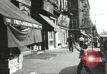 Immagine di Il mio cortile a giocare in United States USA, 1960, secondo 28 filmato di repertorio 65675064236