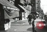 Immagine di Il mio cortile a giocare in United States USA, 1960, secondo 33 filmato di repertorio 65675064236