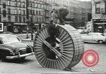 Immagine di Il mio cortile a giocare in United States USA, 1960, secondo 36 filmato di repertorio 65675064236