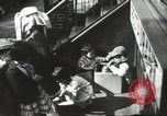 Immagine di Il mio cortile a giocare in United States USA, 1960, secondo 59 filmato di repertorio 65675064236