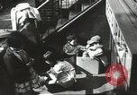 Immagine di Il mio cortile a giocare in United States USA, 1960, secondo 61 filmato di repertorio 65675064236