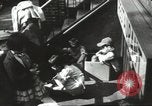 Immagine di Il mio cortile a giocare in United States USA, 1960, secondo 62 filmato di repertorio 65675064236