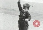 Immagine di Giochi per bambini United States USA, 1960, secondo 8 filmato di repertorio 65675064237