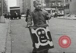 Immagine di Giochi per bambini United States USA, 1960, secondo 4 filmato di repertorio 65675064240