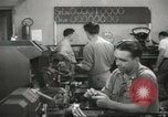Standbild Innen in der Buchse und Heintz Krieg Anlage Bedford Ohio USA, 1943, aus Sekunde 3 historischem Filmmaterial Videoclip 65675064254