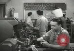 Standbild Innen in der Buchse und Heintz Krieg Anlage Bedford Ohio USA, 1943, aus Sekunde 6 historischem Filmmaterial Videoclip 65675064254