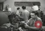 Standbild Innen in der Buchse und Heintz Krieg Anlage Bedford Ohio USA, 1943, aus Sekunde 7 historischem Filmmaterial Videoclip 65675064254