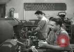 Standbild Innen in der Buchse und Heintz Krieg Anlage Bedford Ohio USA, 1943, aus Sekunde 18 historischem Filmmaterial Videoclip 65675064254