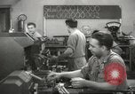 Standbild Innen in der Buchse und Heintz Krieg Anlage Bedford Ohio USA, 1943, aus Sekunde 19 historischem Filmmaterial Videoclip 65675064254
