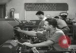 Standbild Innen in der Buchse und Heintz Krieg Anlage Bedford Ohio USA, 1943, aus Sekunde 21 historischem Filmmaterial Videoclip 65675064254