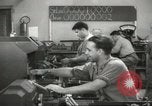 Standbild Innen in der Buchse und Heintz Krieg Anlage Bedford Ohio USA, 1943, aus Sekunde 22 historischem Filmmaterial Videoclip 65675064254